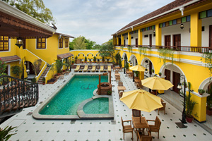 Beautiful pool view of hotel